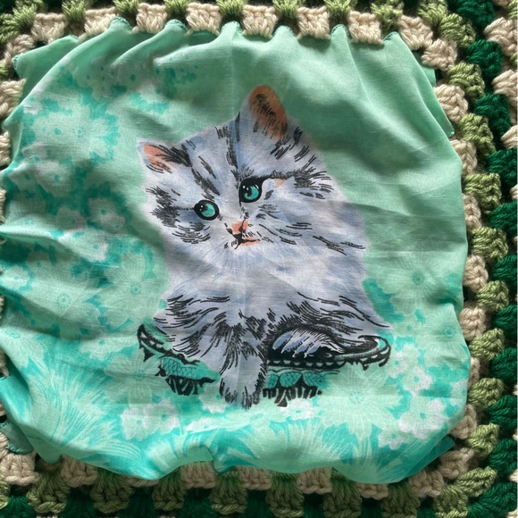 Handmade Crocheted sweater crop top with cat handkerchief design - Picture 3 of 3